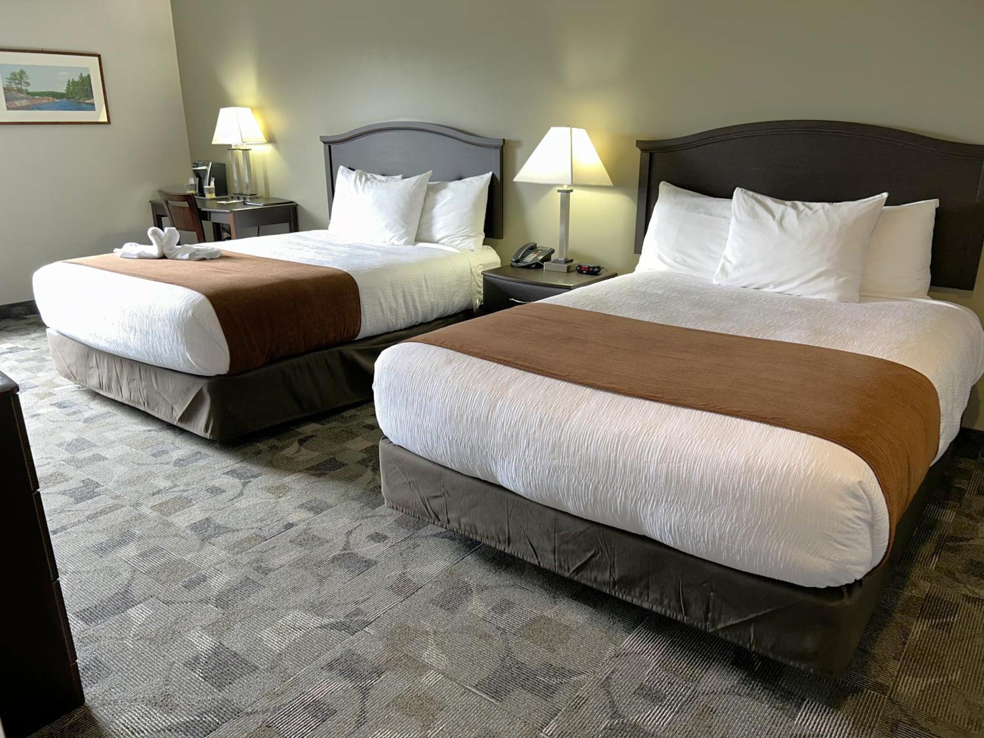 Midland Inn & Suites Buitenkant foto