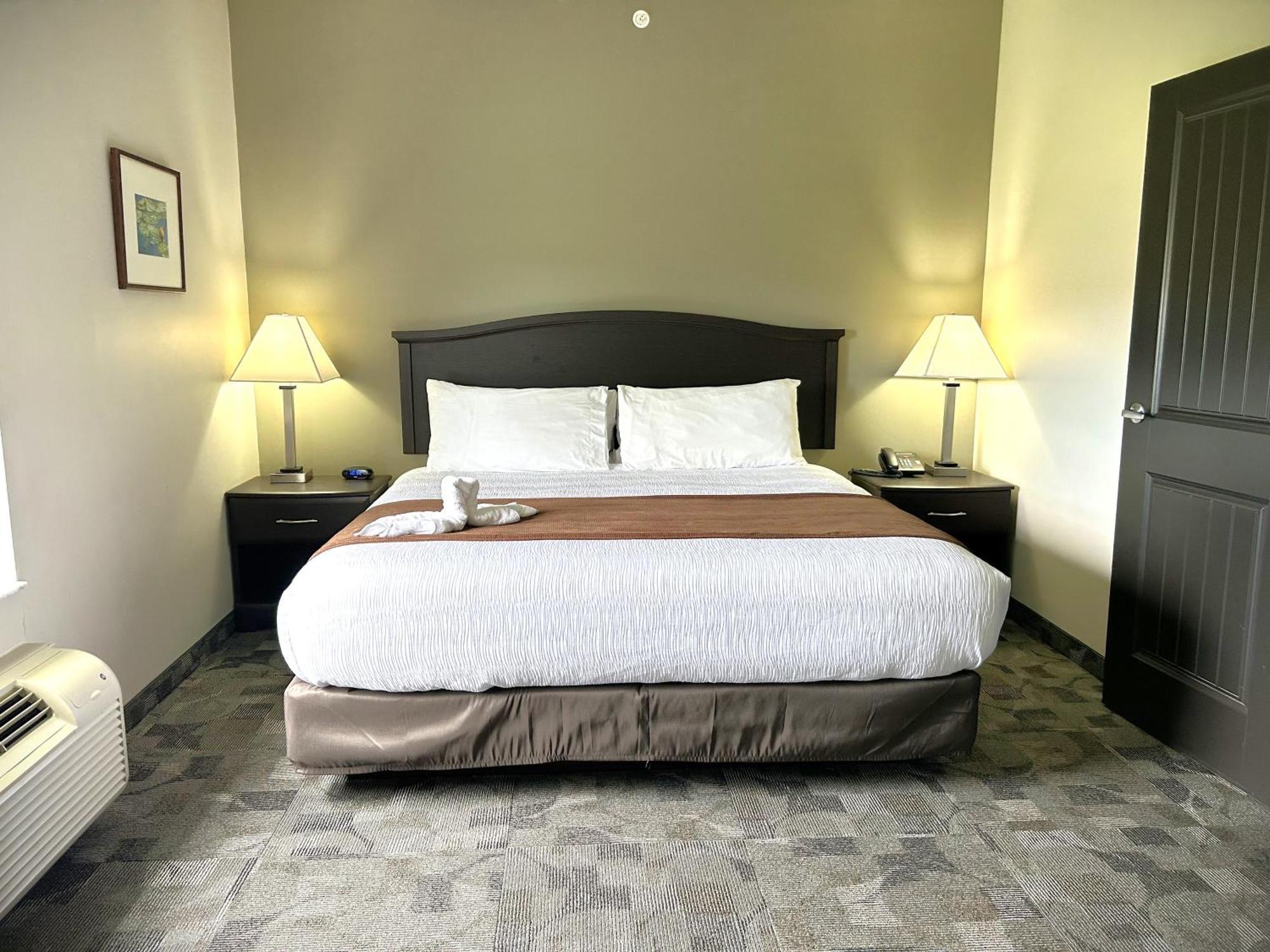 Midland Inn & Suites Buitenkant foto